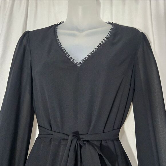 Express long sheer sleeve v-neck romper Black Sz 2 - Picture 11 of 14